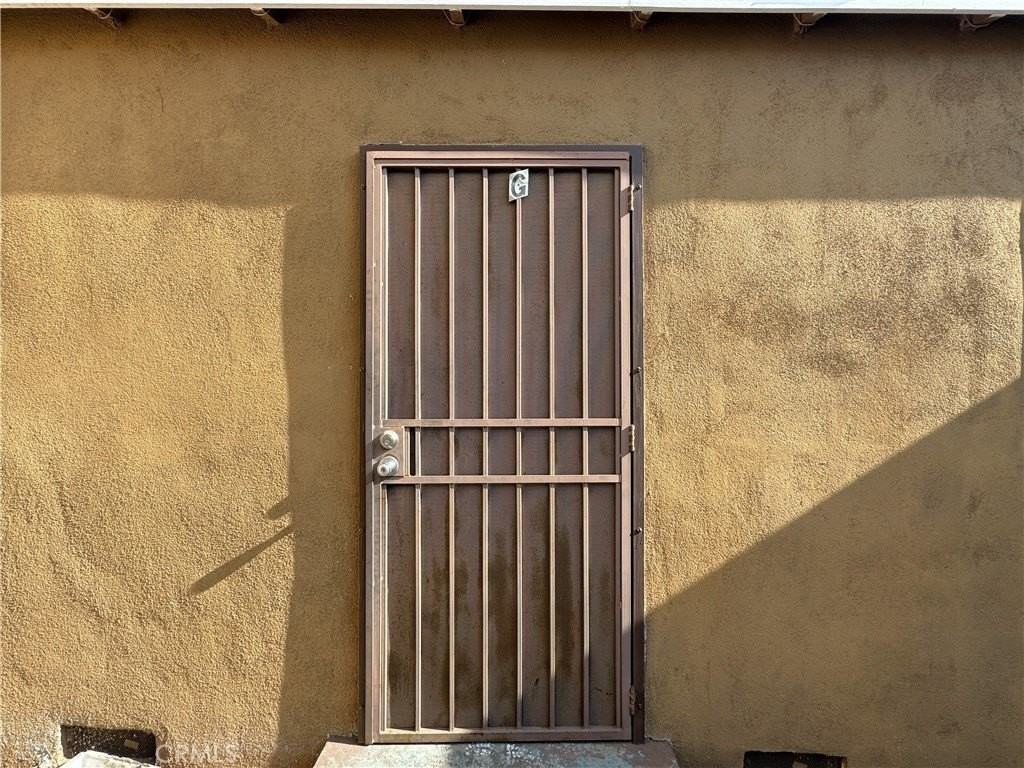 4387 W 134th St #G - Photo 2 of 9