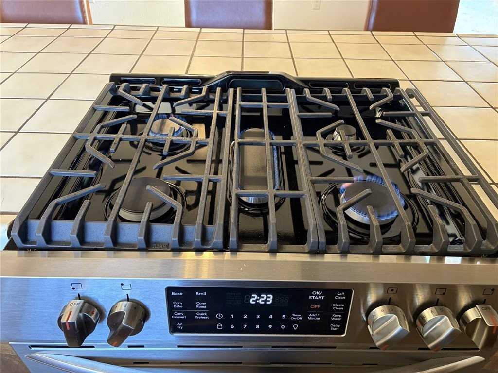 115 Rosemary Dr - Photo 6 of 21