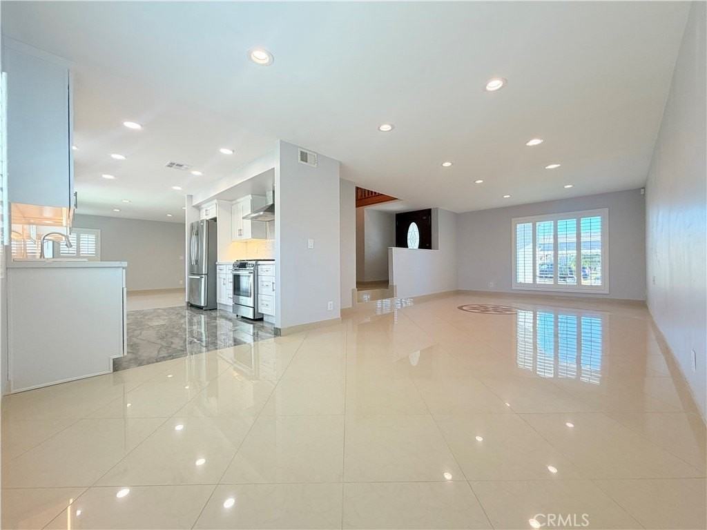 1765 Garvin Ave - Photo 5 of 34