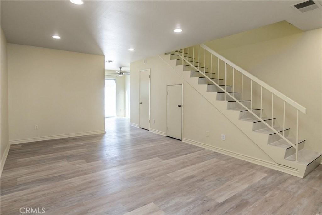 19216 Hamlin St #6 - Photo 5 of 20