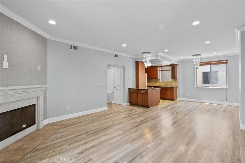 11280 La Maida St #303 - Photo 6 of 26