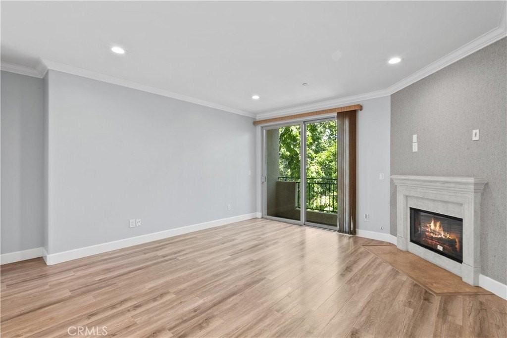 11280 La Maida St #303 - Photo 7 of 26