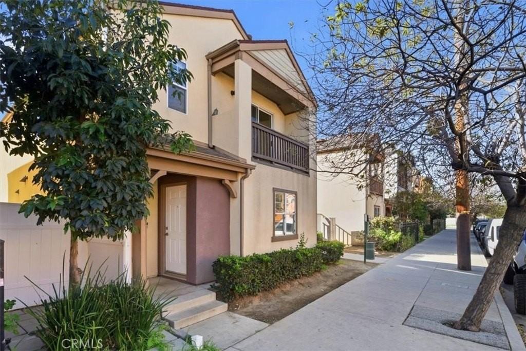 15150 Rayen St - Photo 2 of 33