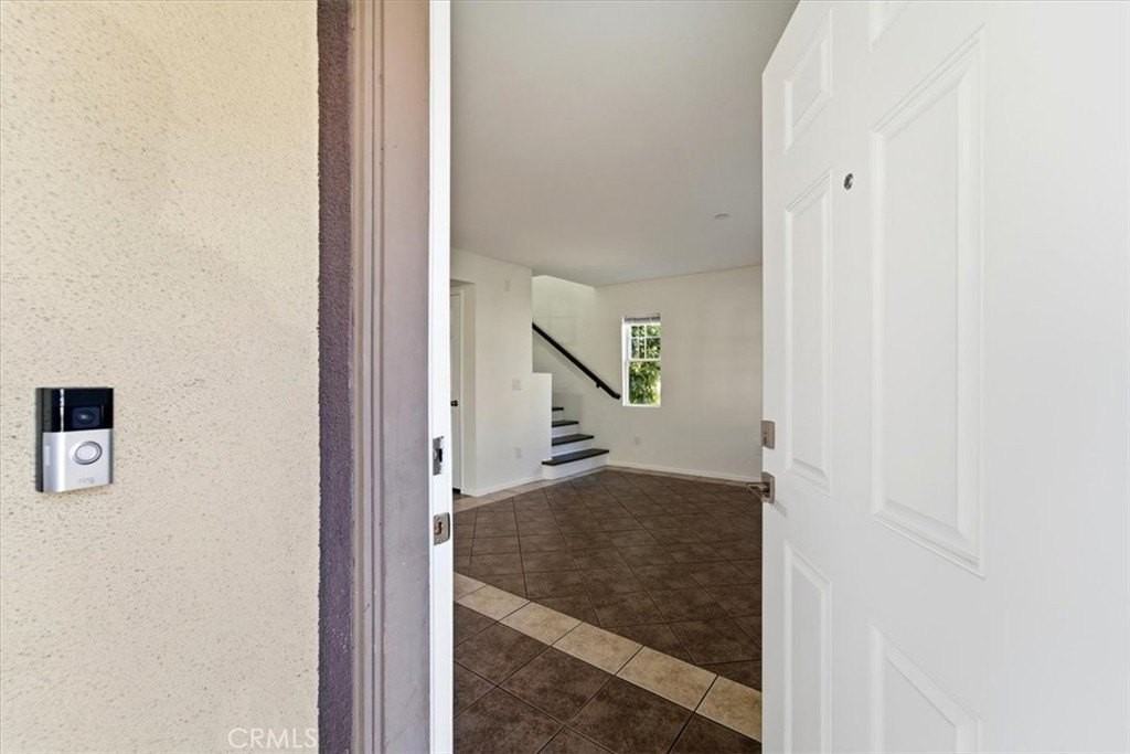 15150 Rayen St - Photo 3 of 33