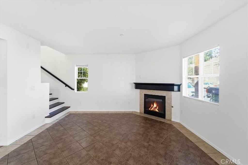 15150 Rayen St - Photo 5 of 33