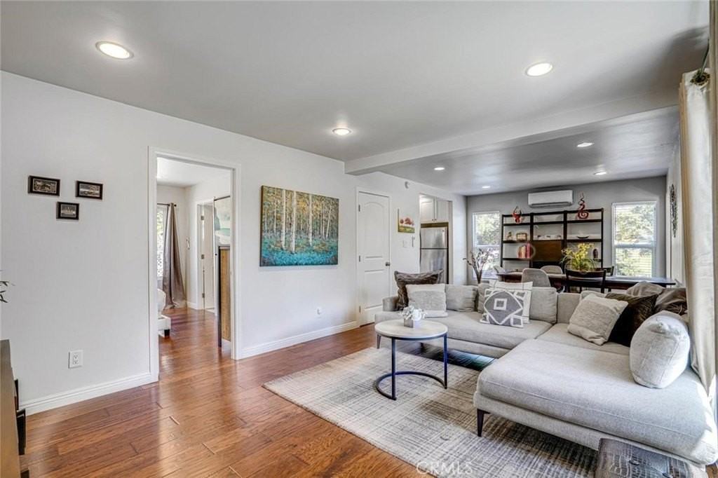 1301 S Hudson Ave - Photo 2 of 38