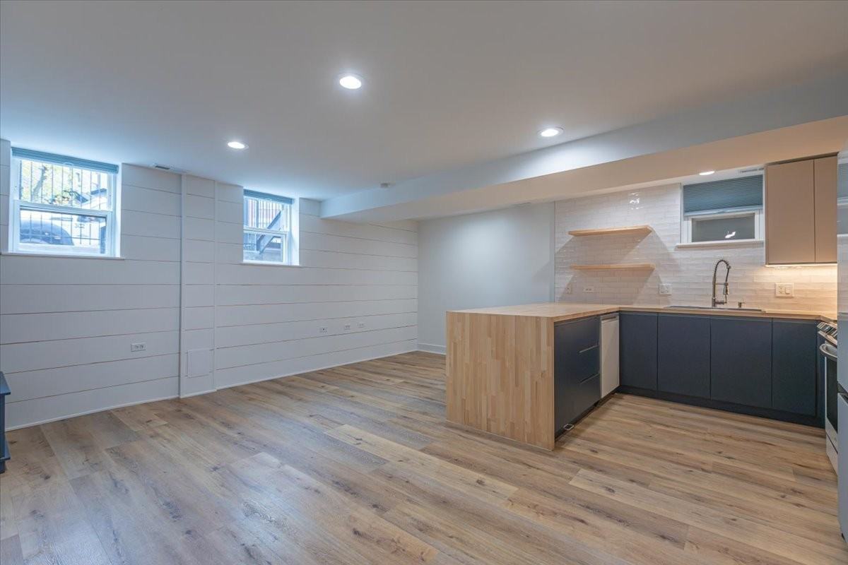 1732 W Beach Ave #G - Photo 3 of 8