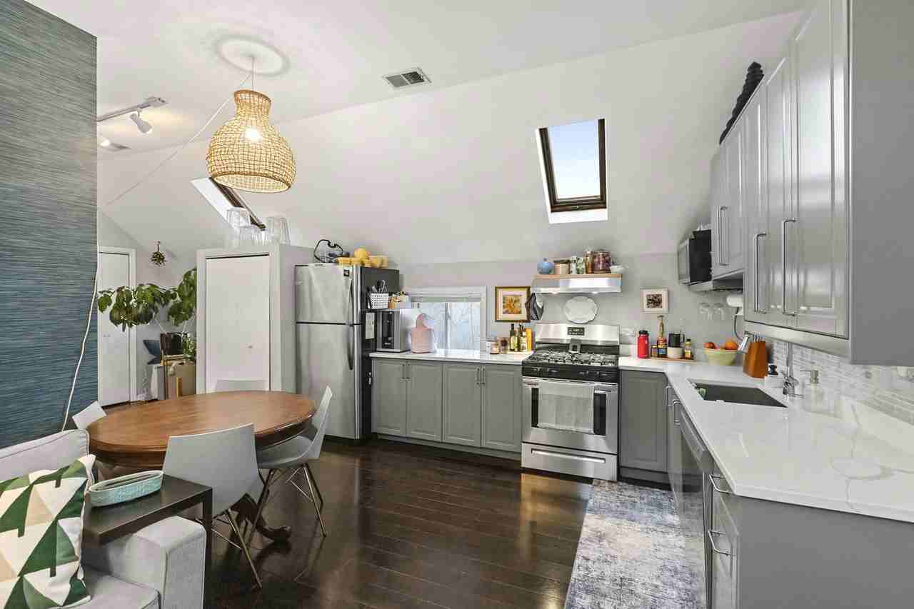 2518 N Campbell Ave #3 - Photo 2 of 8