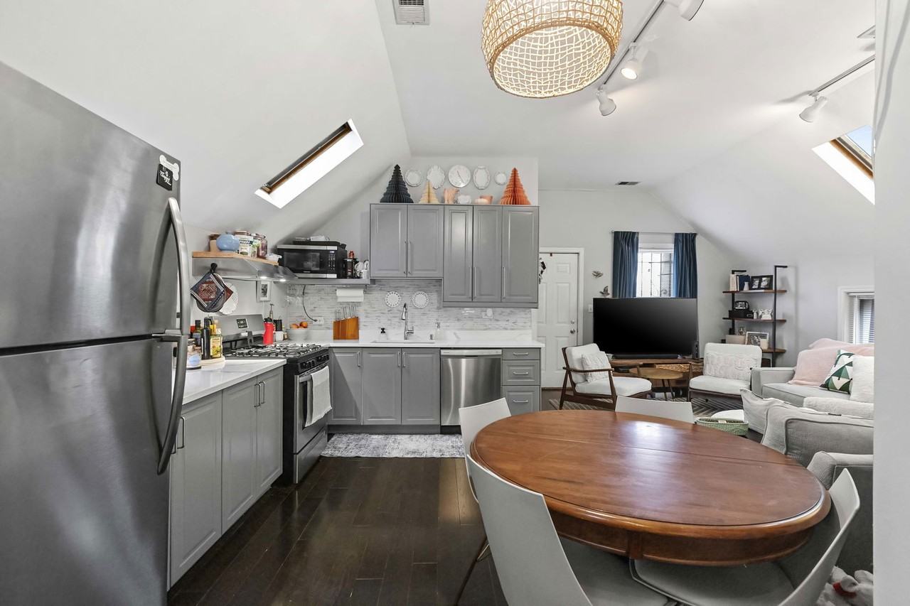 2518 N Campbell Ave #3 - Photo 3 of 8