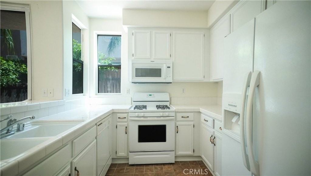 30363 Pelican Bay #E - Photo 6 of 17