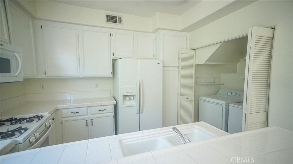 30363 Pelican Bay #E - Photo 7 of 17