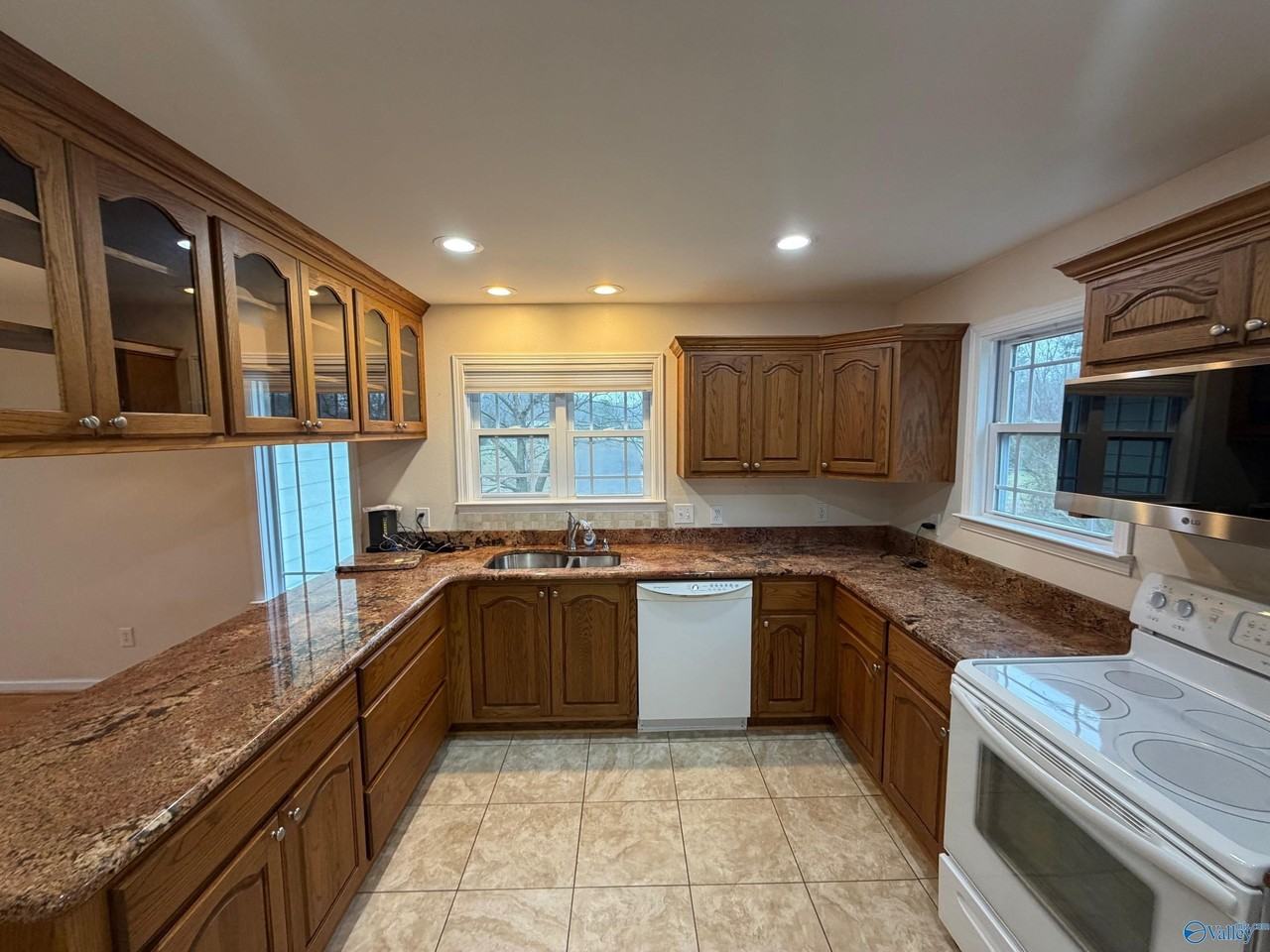 542 Holmes Drake Rd - Photo 6 of 24