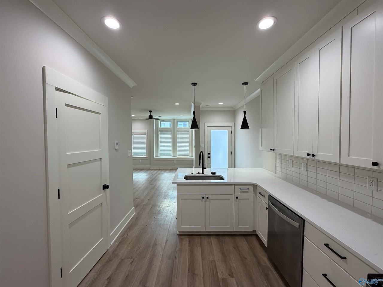 14 Walnut St Ne - Photo 6 of 23