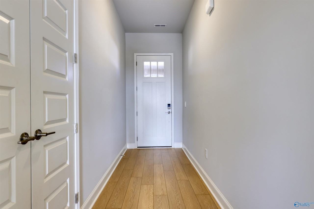 110 Clift Creek Dr - Photo 2 of 10