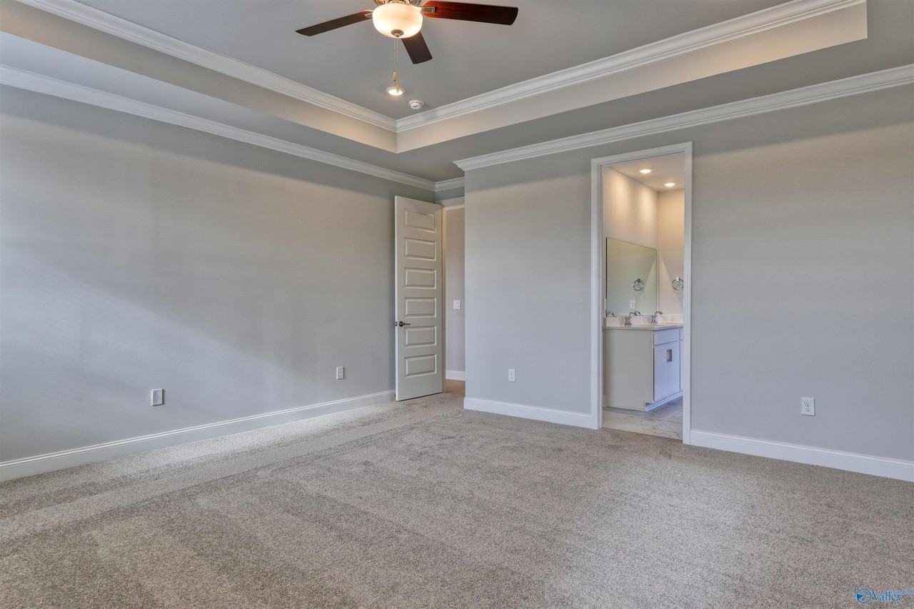 110 Clift Creek Dr - Photo 7 of 10