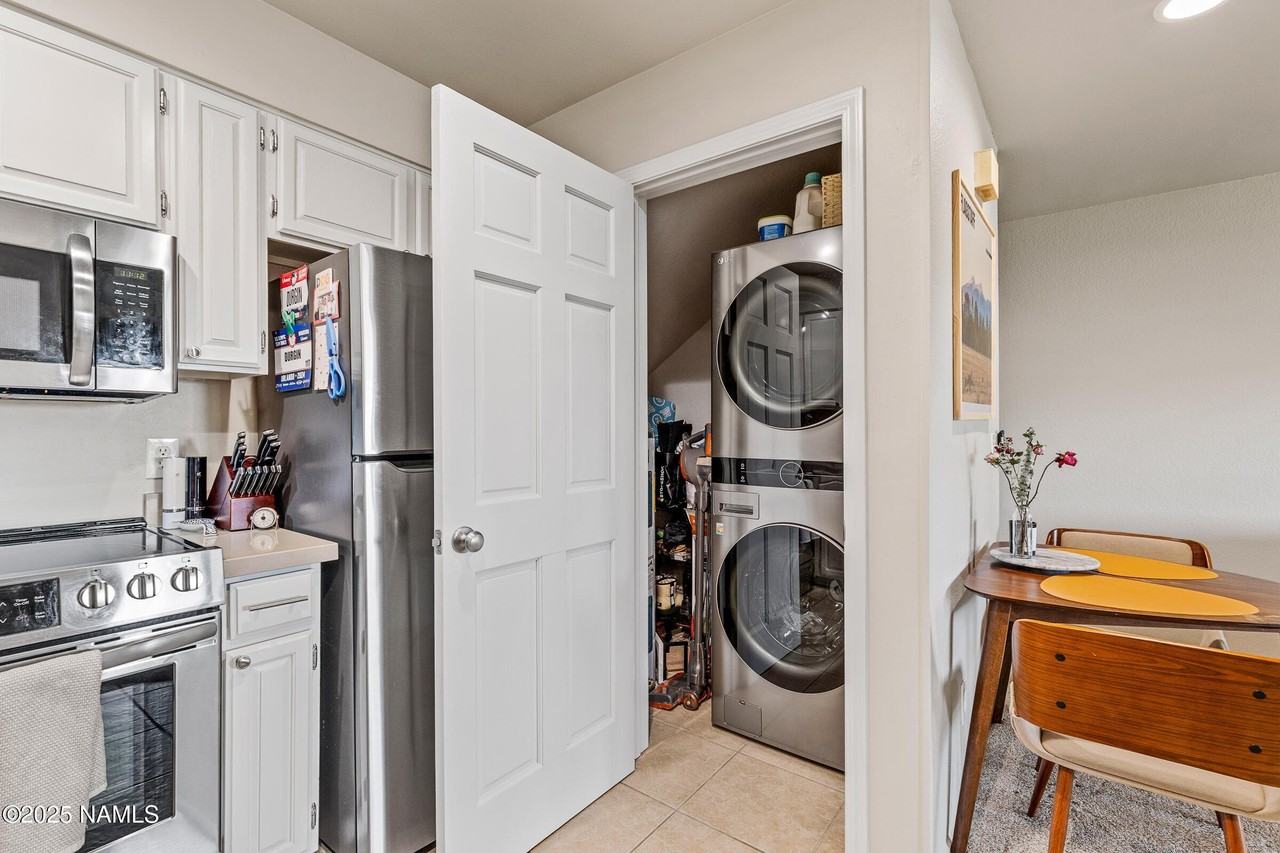 2665 N Valley View Rd Unit 10127 #10127 - Photo 7 of 37