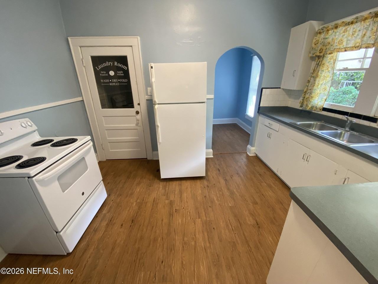 2316 Gilmore St - Photo 3 of 17