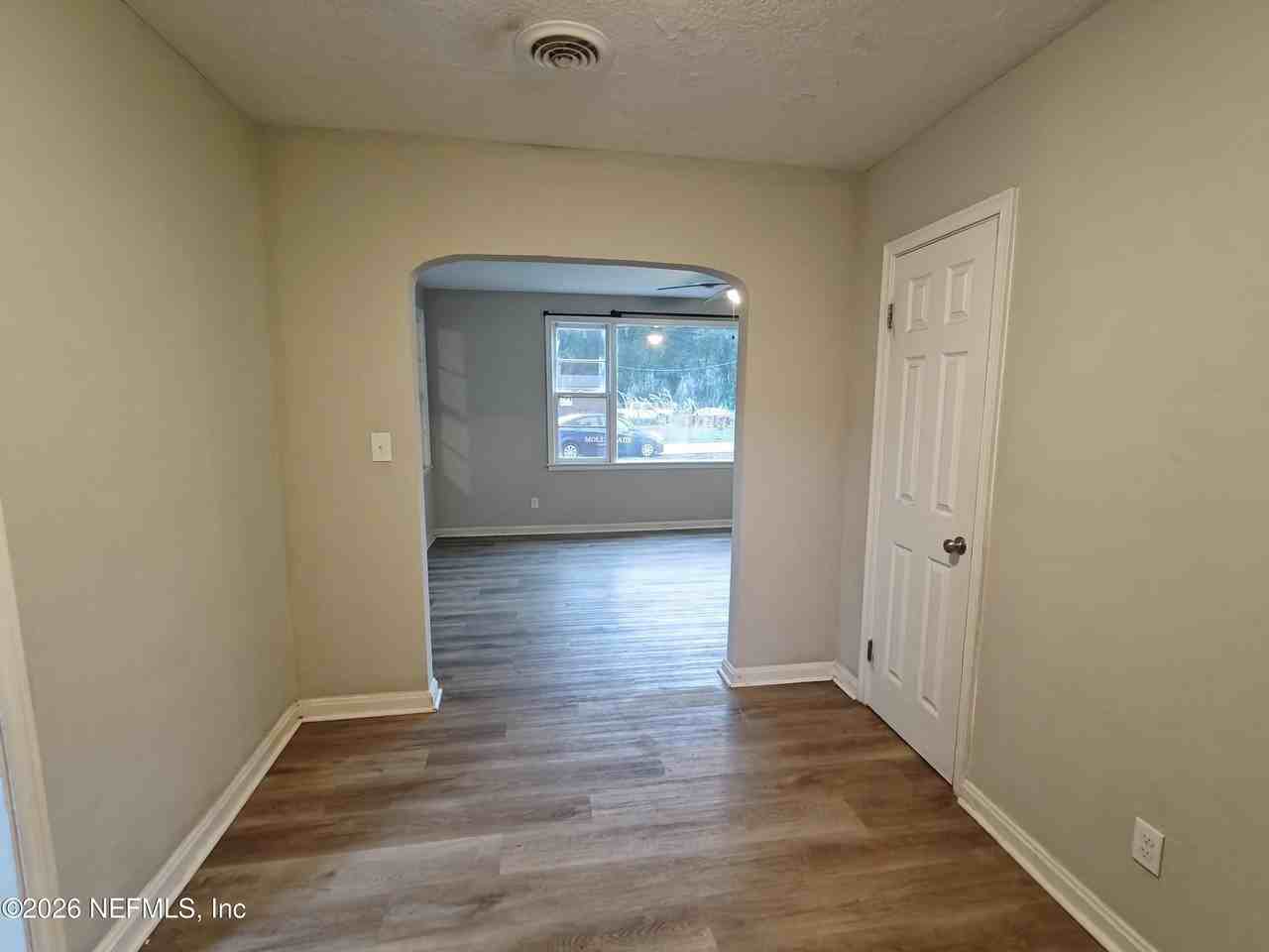 1447 Lawrence Pl - Photo 5 of 45