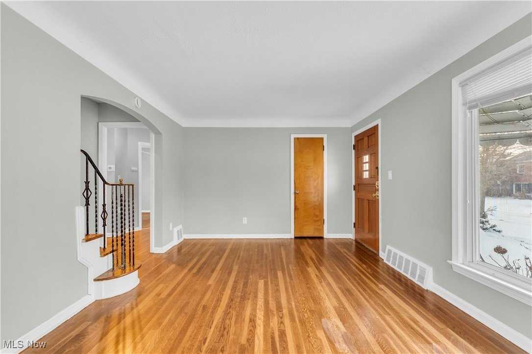 20990 Morris Ave - Photo 4 of 24