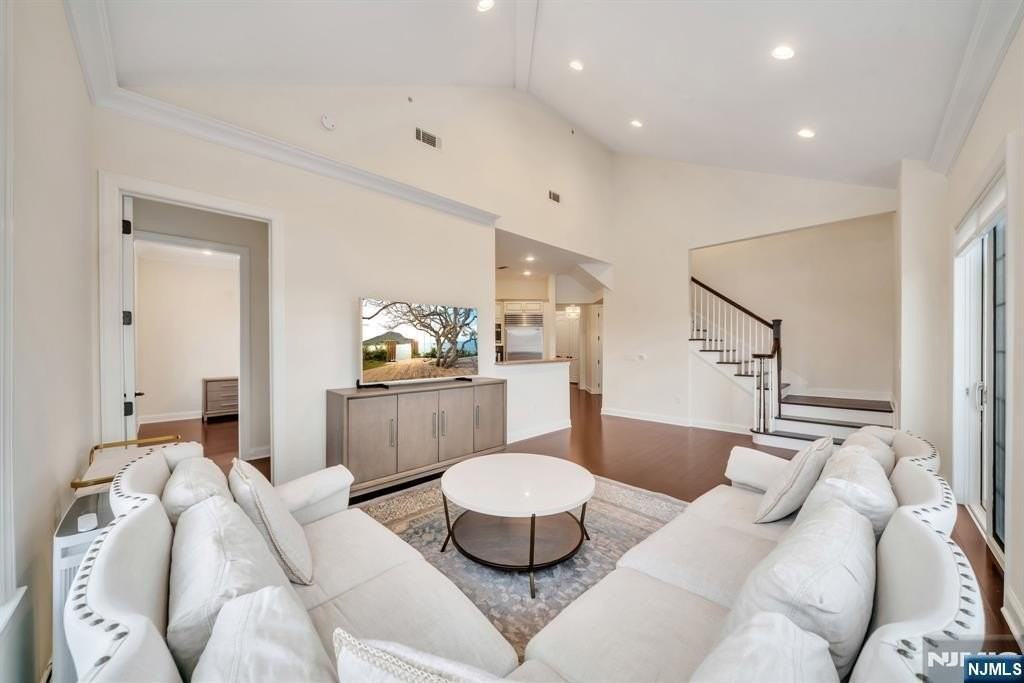 3312 The Plz - Photo 5 of 24