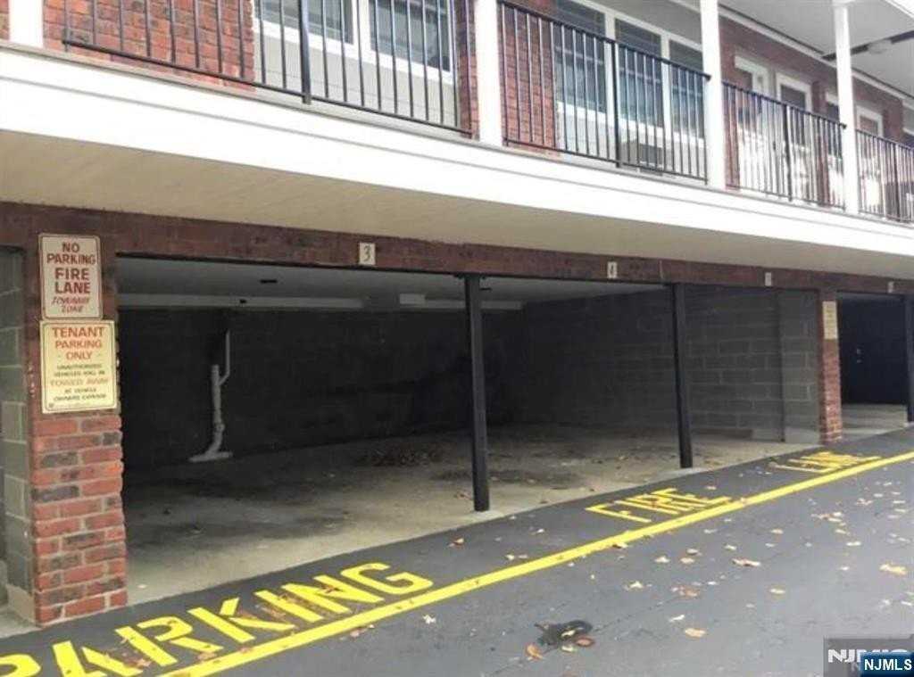 320 Elm Ave - Photo 3 of 9