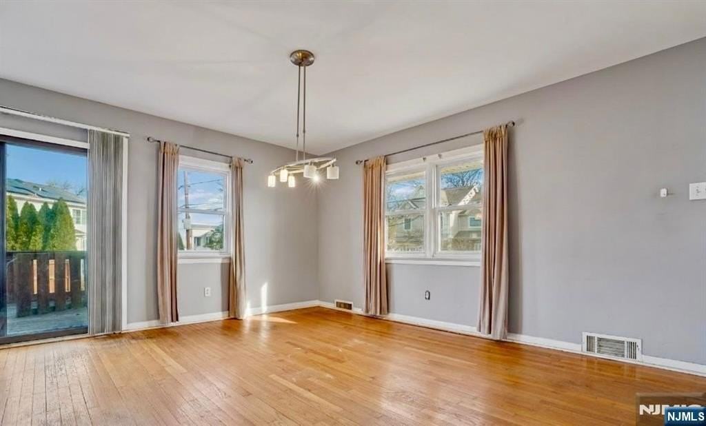 183 Dow Ave - Photo 2 of 12