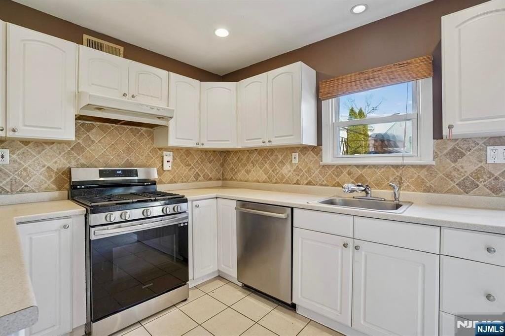 183 Dow Ave - Photo 4 of 12