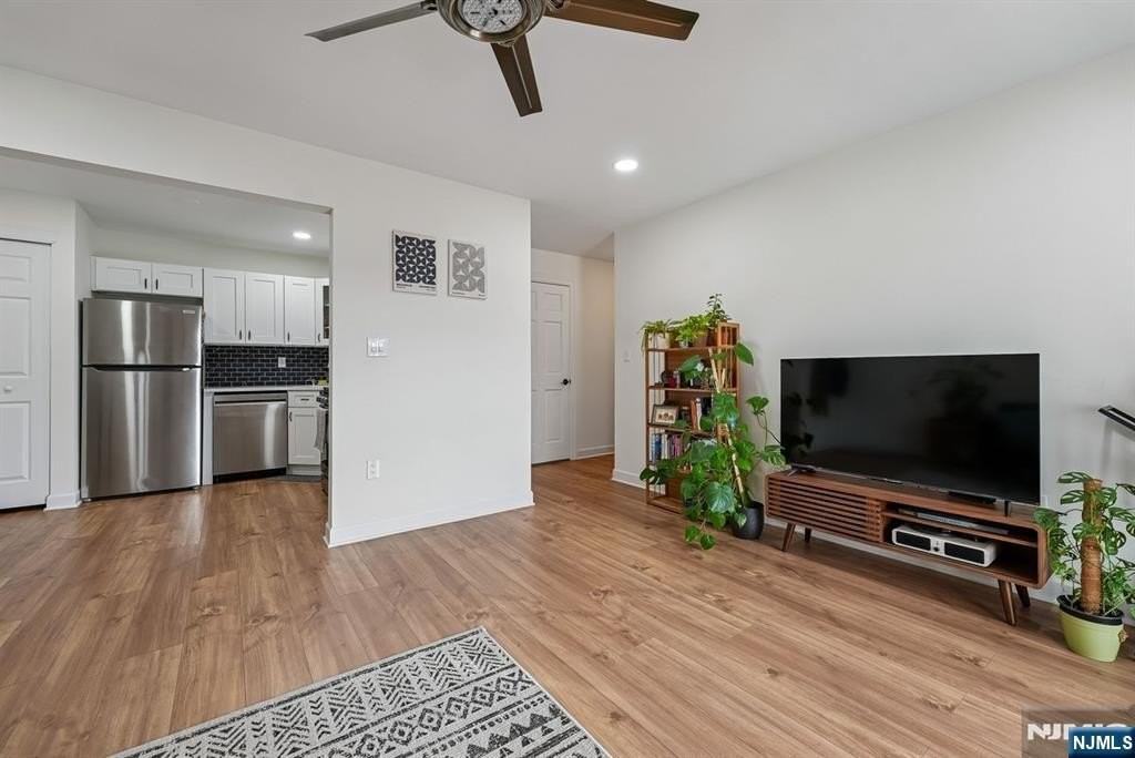 495 Witney Ct - Photo 4 of 11