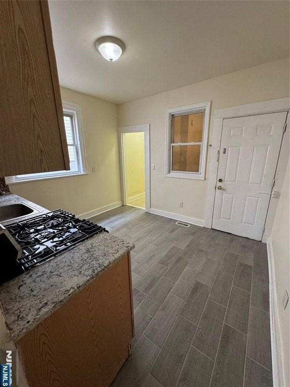 133 Seymour Ave - Photo 4 of 14