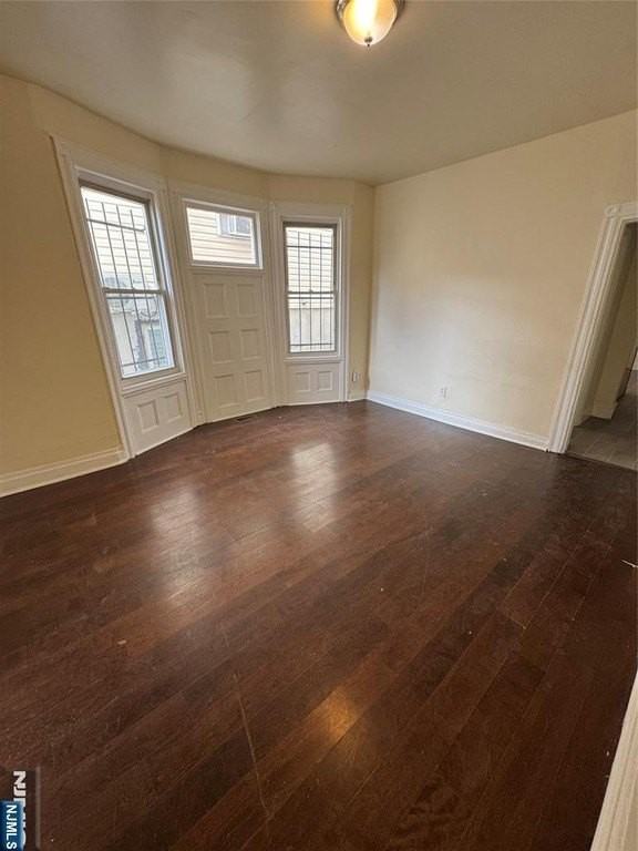 133 Seymour Ave - Photo 5 of 14