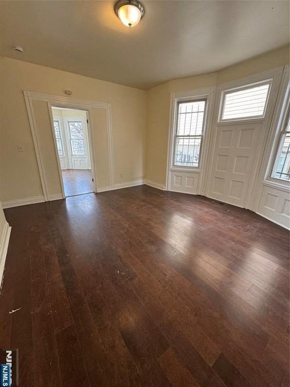 133 Seymour Ave - Photo 6 of 14