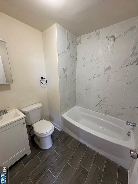 133 Seymour Ave - Photo 3 of 7