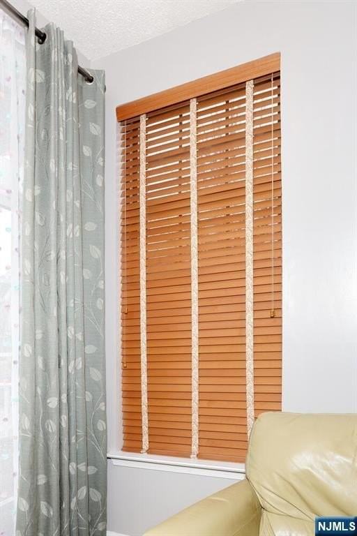 1141 Hyde Park Ct - Photo 6 of 37