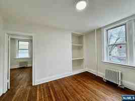 featured image of 197 Lafayette Pl Apt A3