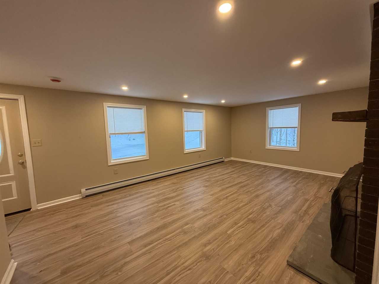 66 Sherwood Forest Dr - Photo 4 of 24