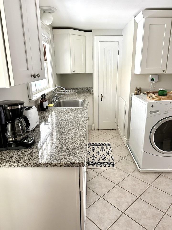 345 Coolidge Ave - Photo 4 of 15