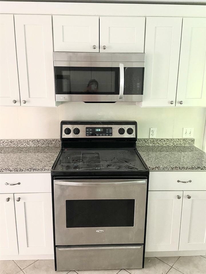 345 Coolidge Ave - Photo 5 of 15