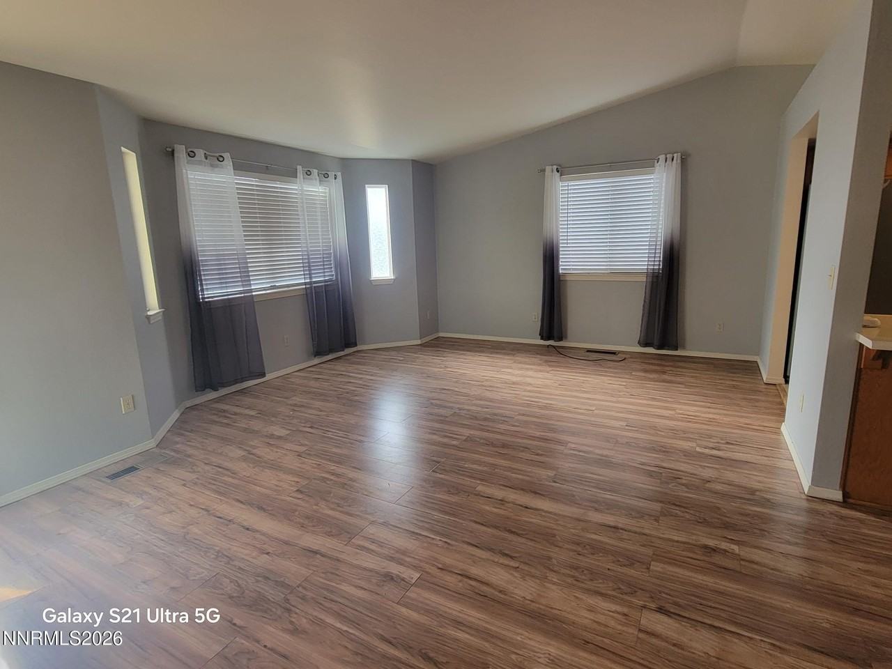 404 Kathy Ave - Photo 2 of 18