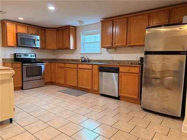 6029 Hurst St - Photo 2 of 14