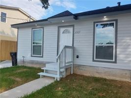 featured image of 2507 Bartolo St