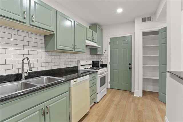 323 S Scott St #B - Photo 5 of 9