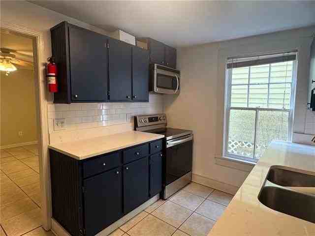 424 Eliza St - Photo 6 of 11