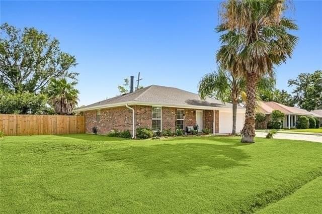 202 Laurel Ct - Photo 2 of 17