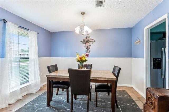 202 Laurel Ct - Photo 6 of 17