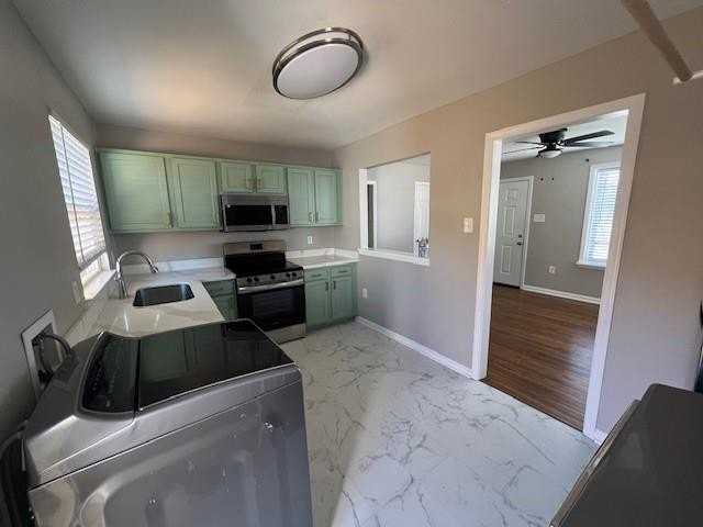 201 N Howard Ave - Photo 7 of 13