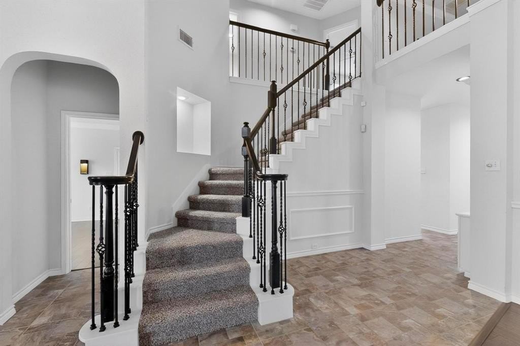 1936 Gansett Dr - Photo 4 of 34