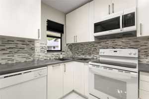 featured image of 3167 Cocoplum Cir #3167