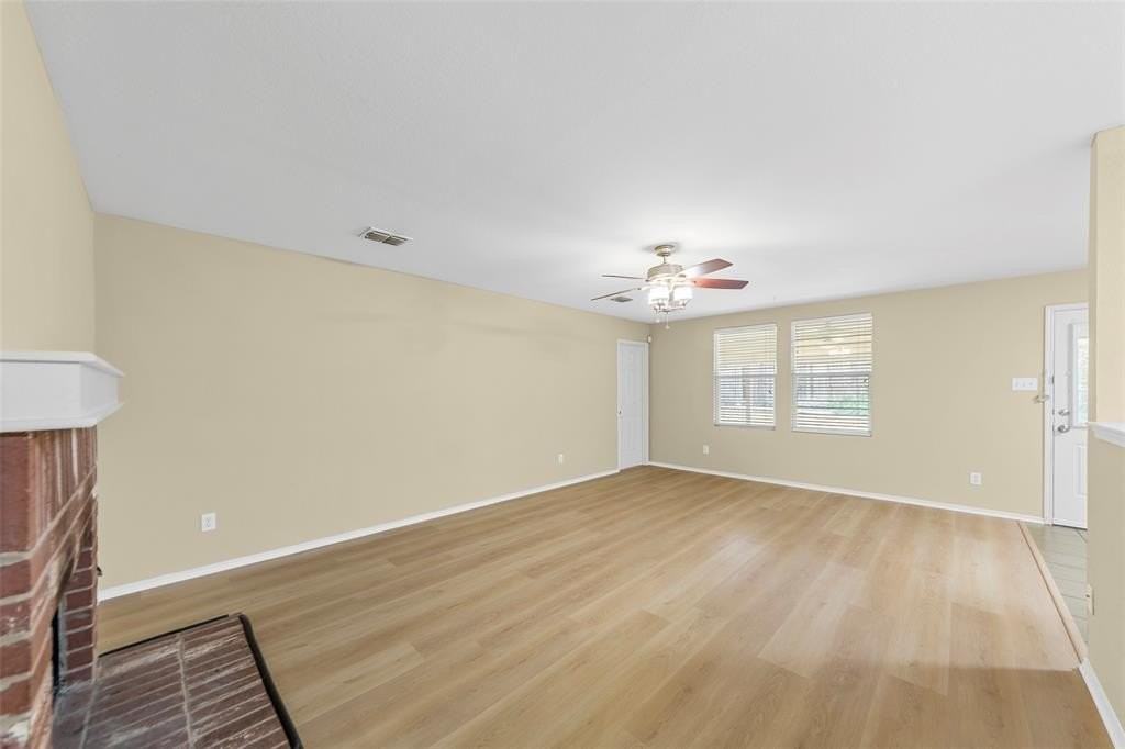 2811 Prairie Ct - Photo 4 of 29