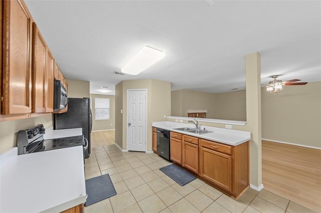 2811 Prairie Ct - Photo 5 of 29