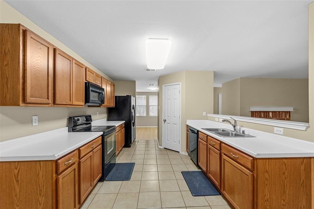 2811 Prairie Ct - Photo 7 of 29